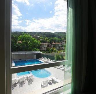 Balchik Apartment | PoolView Elite Apartment in RoseGardenComplex with BigPool and Parking