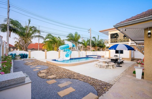 Hua Hin Villa | Poolvilla huahinn 7 Minutes to the beach.4 bedrooms, 3 bathrooms