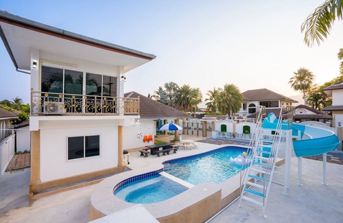 Hua Hin Villa | Poolvilla huahinn 7 Minutes to the beach.4 bedrooms, 3 bathrooms