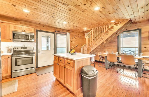 Bryant Cabin | Pop & Granny's cabin with a fire pit, hot tub, & indoor pool!