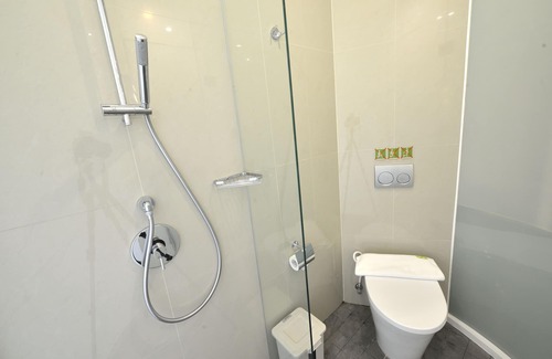 Darmo Hotel | POP! Hotel Diponegoro Surabaya