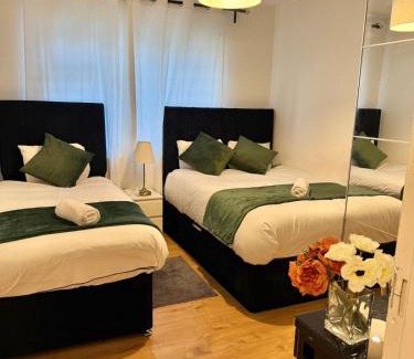 Tower Hamlets Apartment | Poplar Apartment