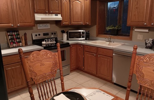 Lincoln House | Poplar Estate is a 3 bedroom, 3 bath house in a safe, friendly neighborhood.