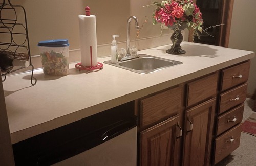 Lincoln House | Poplar Estate is a 3 bedroom, 3 bath house in a safe, friendly neighborhood.