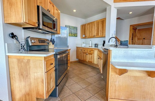 Lutsen Condo | Poplar River Condos 502 - Lakeside Condo with Loft - Lutsen, MN