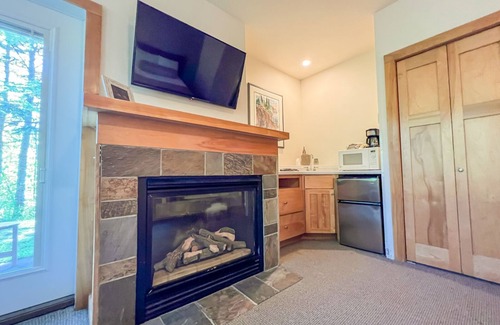 Lutsen Hotel | Poplar River Condos 504 - Lake Superior - Lutsen, MN