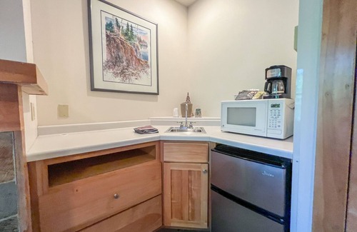 Lutsen Hotel | Poplar River Condos 504 - Lake Superior - Lutsen, MN