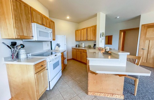 Lutsen Condo | Poplar River Condos 614-616 - Lake Superior - Lutsen, MN