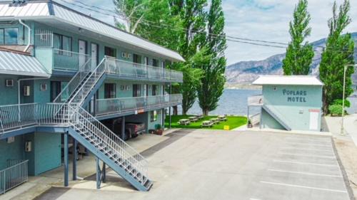 Okanagan-Similkameen Hotel | Poplars Motel on the lake