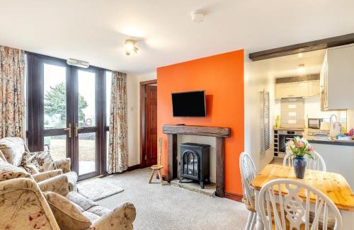 Earl Sterndale House | Poppies Court Jericho Farm