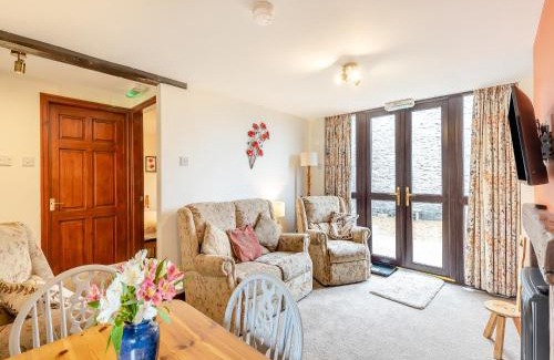 Earl Sterndale House | Poppies Court Jericho Farm