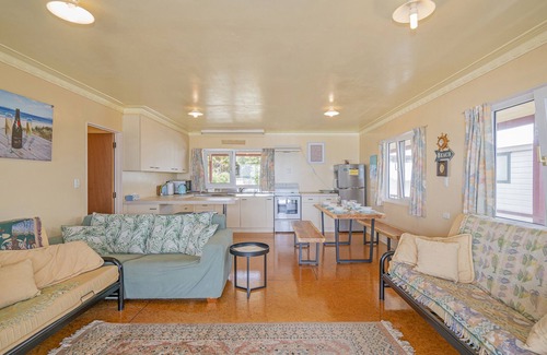 Whangapoua House | Poppy's Beach House - Beachfront Whangapoua Home