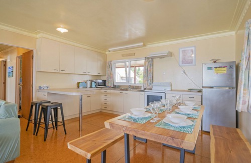 Whangapoua House | Poppy's Beach House - Beachfront Whangapoua Home