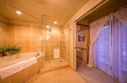 Aba Onsen Hotel | Poppy Springs Resort & Spa