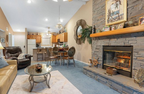 Osage Beach Condo | Popular Beautiful & warm 2 bedroom condonMM 3 Grand Glaize Arm, Osage beach, MO.