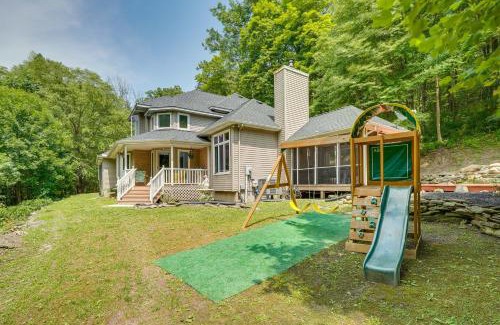 East Stroudsburg House | Porch and Fire Pit Shawnee on Delaware Home!