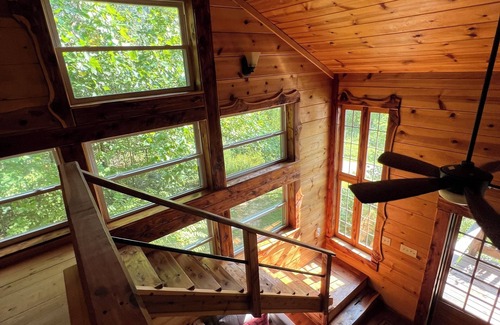 Irvine Cabin | Porch & Pines Cottage with a View