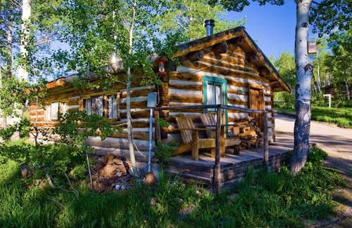 Clark Cabin | Porcupine Cabin - A Classy-Rustic Gem