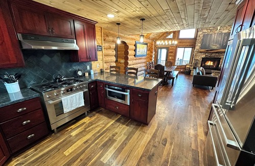 Park City Cabin | Porcupine Ridge Lodge - 5 Bedroom Luxury Cabin Near Park City w/Movie Theater