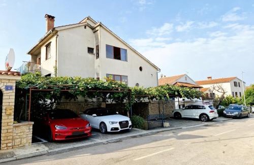 Porec Apartment | Poreč SUNNY Apartment with large balcony by Villa Mihaela