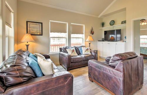 Port Bolivar House | Port Bolivar Getaway with Ocean View Walk to Beach!