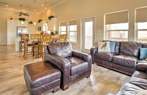 Port Bolivar House | Port Bolivar Getaway with Ocean View Walk to Beach!