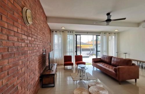 Taman Pantai Dickson House | Port Dickson Pool Villa - Ruma66 (Up to 22 Pax)
