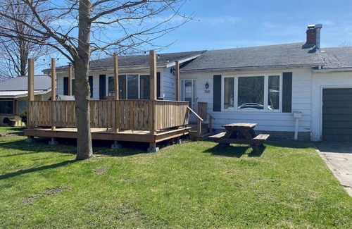 Port Elgin House | Port Elgin - 388 Green - situated conveniently between downtown and the beach.