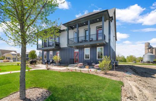 Ottawa House | Port Place Paradise