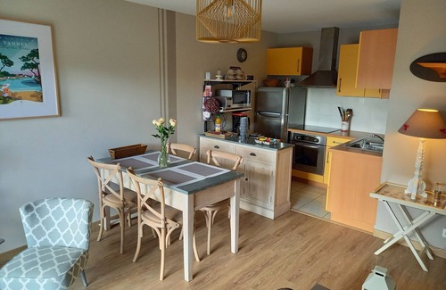 Vannes Apartment | Port Vannes - Bretagne SUD T2 Calme Avec Terrasse