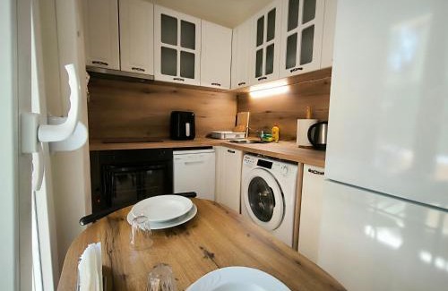 Sykies Apartment | Port View, Veranda, 80 sqm, Spacious place for 6