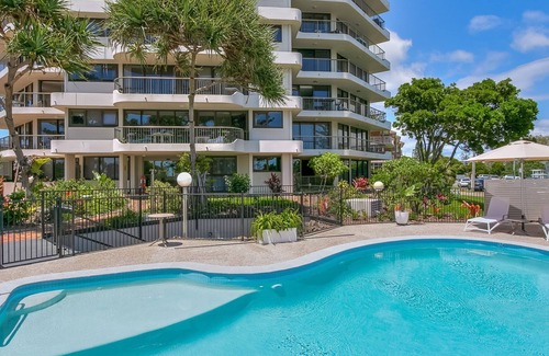 Bilinga Apartment | Porta Pacifique 3 - Renovated Beachfront Bilinga