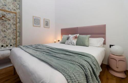 Historic Centre Apartment | [Porta Susa - Centro] Elegante loft - wi-fi - A/C