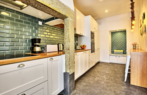 Santo Estevao Apartment | Portas do Sol Terrace –pure charm in Alfama (A/C)
