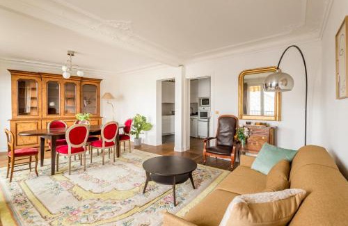 Saint-Lambert Apartment | Porte Versailles 1BDR