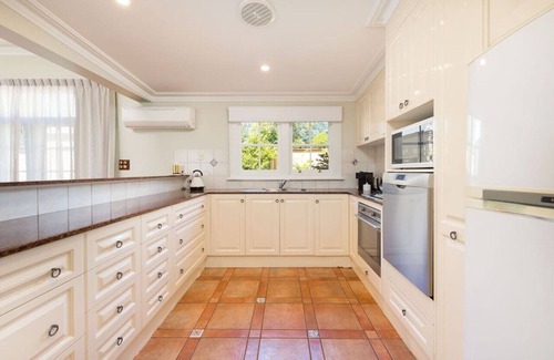 Albury Apartment | Porters Cottage Classic