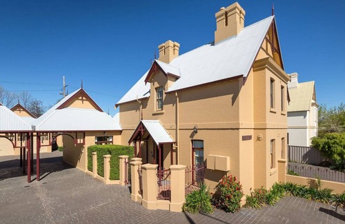 Albury Apartment | Porters Cottage Classic