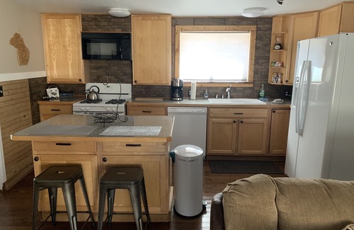 Gaylord House | Porter’s Place - cozy and quiet home centrally located in Northern Michigan.