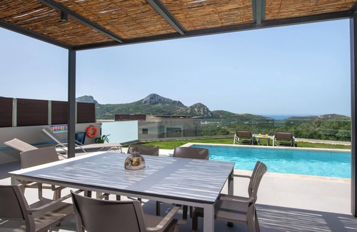 Agios Vasileios Villa | Porti Iraklis 2 - A Stylish Eco Villa near beaches