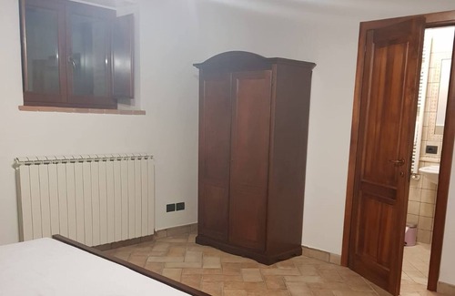Fratta House | Portion of a farmhouse with 30 beds - 4 apartments and 2 rooms