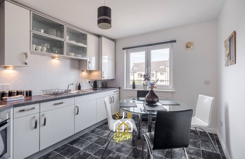 Central Aberdeen Apartment | Portland Pad - SJA Stays - Modern 2 Bed Apartment