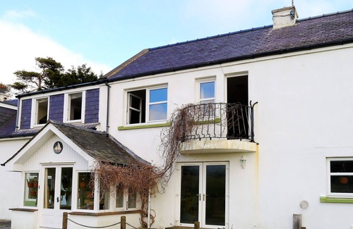 Sandyhills Cottage | Portling View - an apartment that sleeps 6 guests in 3 bedrooms
