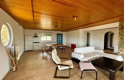 Kilada House | Porto Heli Panoramic Seaside Home.nEnjoy the sunsets & spacious areas!