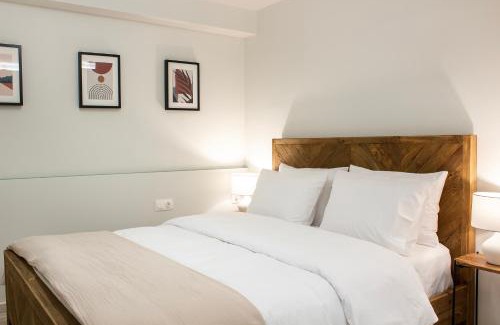 Ladadika Apartment | Portrait - Deluxe Living
