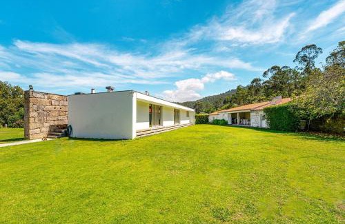 Cardielos House | Portugal Active Oliveiras Farm