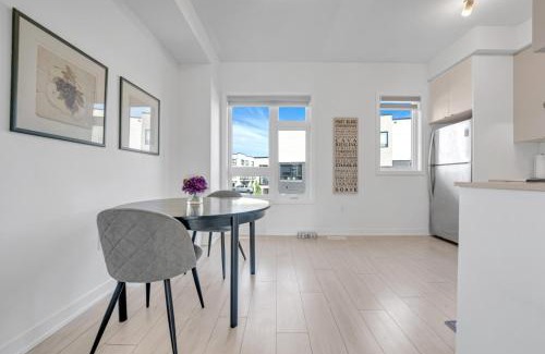 Burlington House | Posh 4 Bed Home with Backyard in Great Location