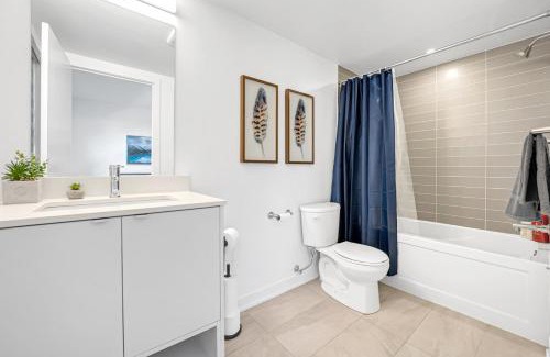 Burlington House | Posh 4 Bed Home with Backyard in Great Location
