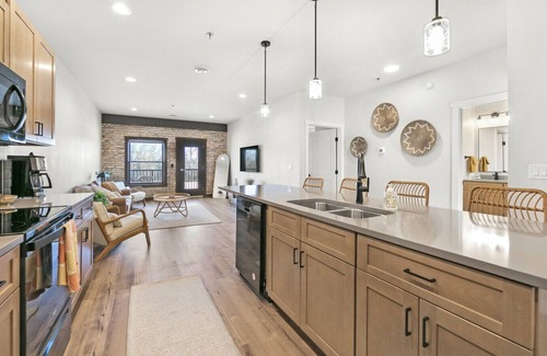 Dilworth Condo | Posh Condo in the Amazing Rail District!