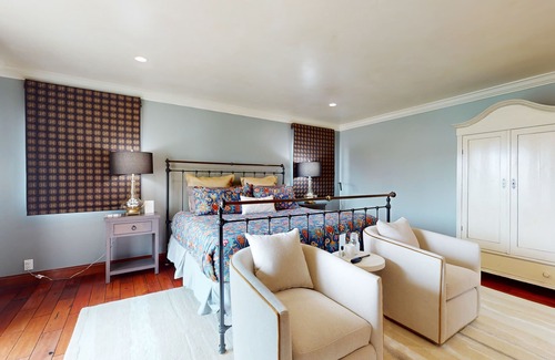 Del Monte Forest House | Posh Home w/Lush Courtyard, Outdoor Fireplace & Brick Oven - Blocks to Beach
