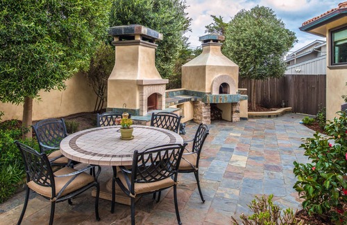 Del Monte Forest House | Posh Home w/Lush Courtyard, Outdoor Fireplace & Brick Oven - Blocks to Beach